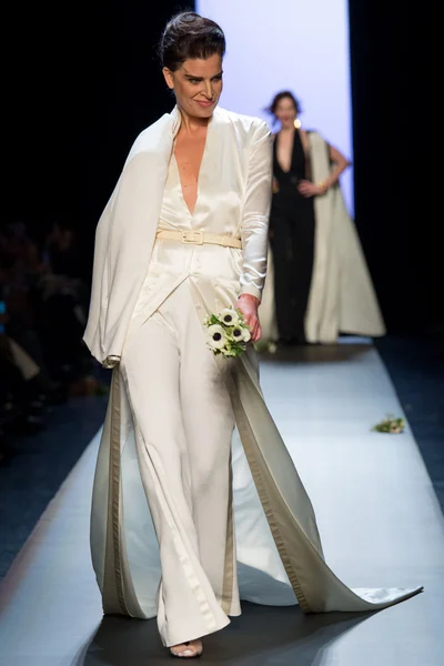 Look 32